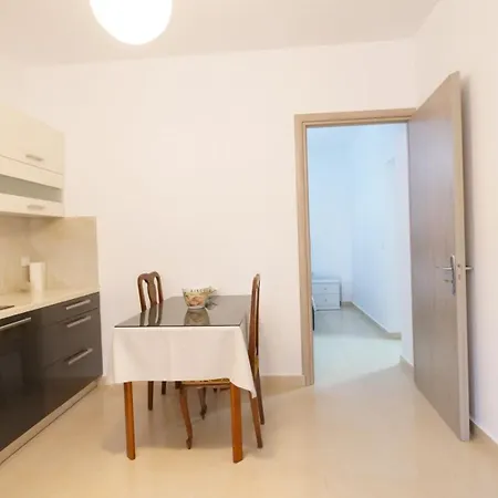 Blue Mare شقة ساراندا